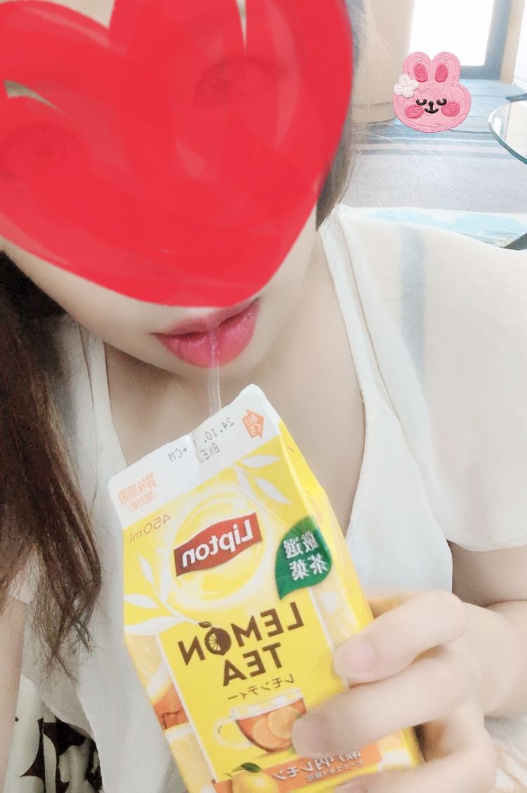 �I����