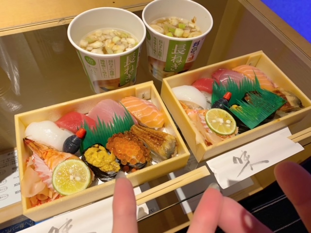 �V���ł�*�